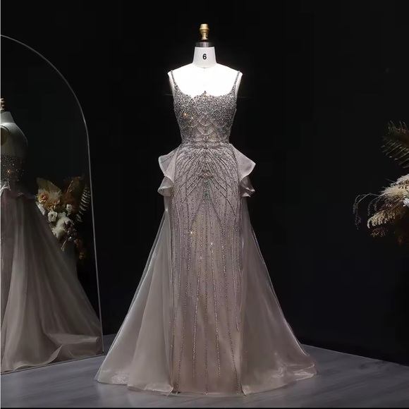 Dresses & Skirts - Serene Hill Dress